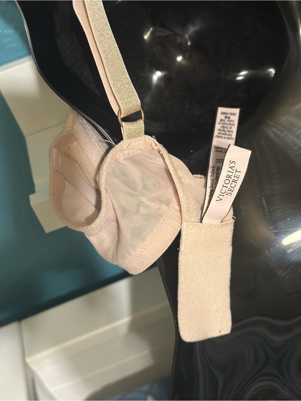 Victoria's Secret Lace Underwire Bra in Nude with Gold Trim - Picture 5 of 6